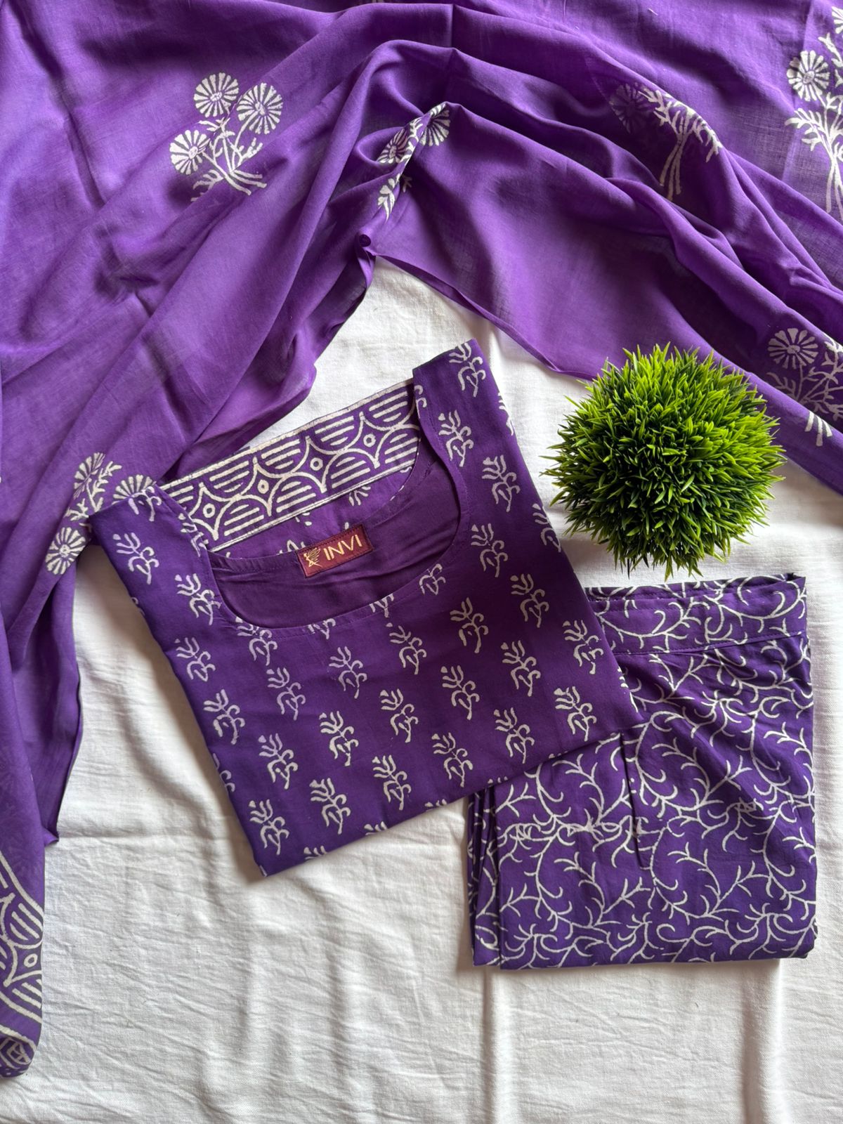 Purple Petal Ethnic Set-PI : ICS00098