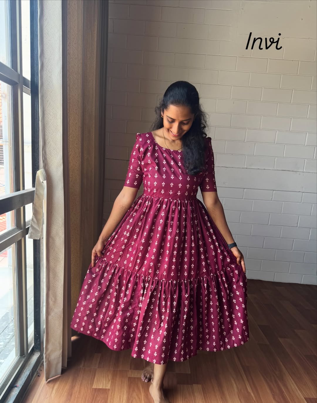 Burgundy Bloom Tiered Maxi-PI : ICM00008