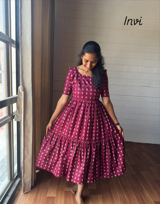 Burgundy Bloom Tiered Maxi-PI : ICM00008