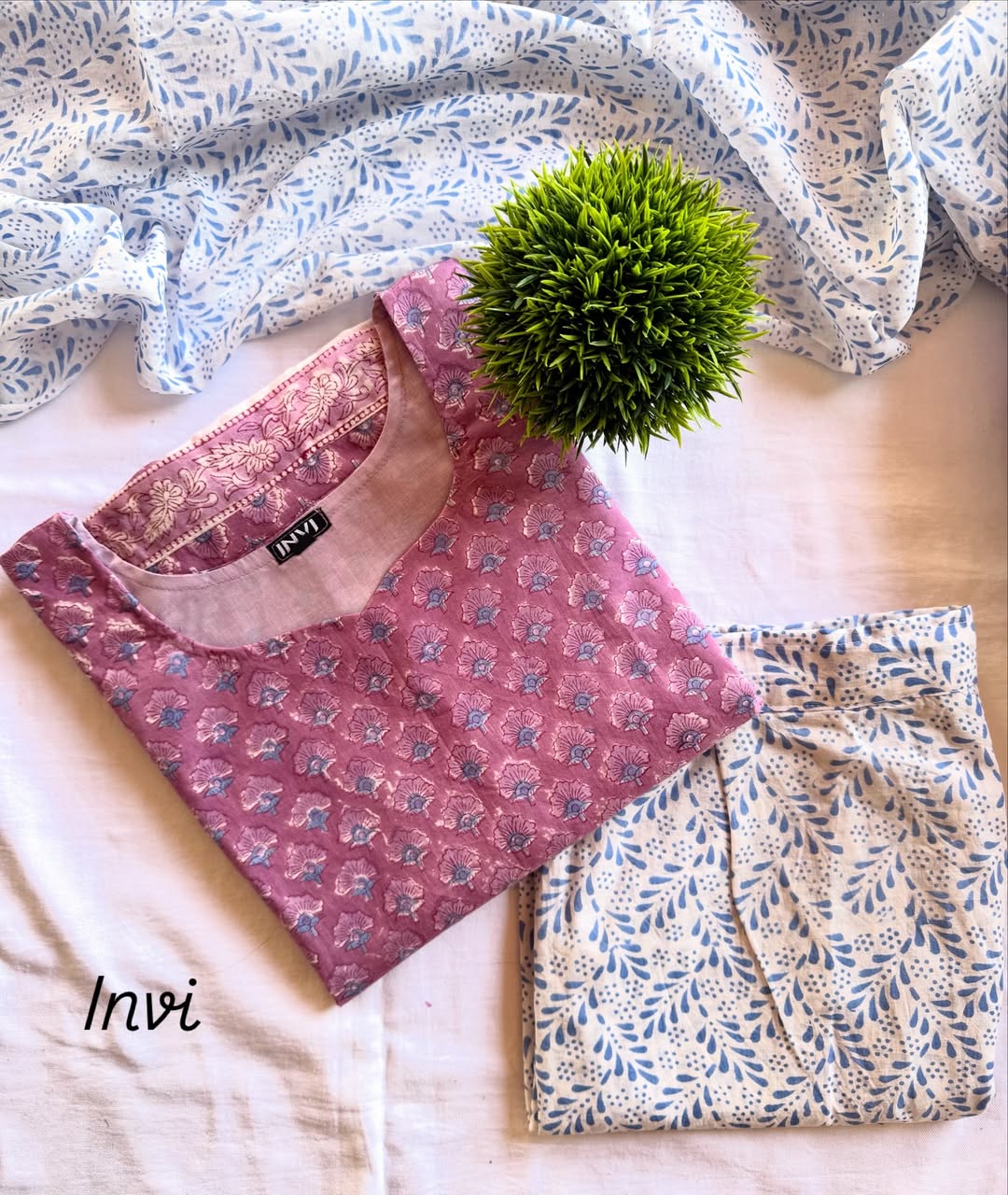 Mauve & White Floral Print Cotton Salwar Suit Set-PI : ICS00076
