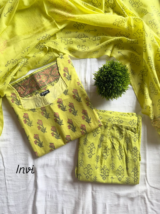 Parrot Green Floral Cotton Suit Set-PI : ICS00084