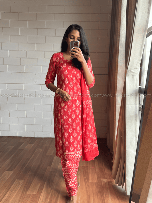 Red Floral Printed Cotton Kurta Pant Set-PI : ICS00164
