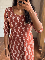 Rust Bloom Printed Cotton Kurti-PI : ICK00146*
